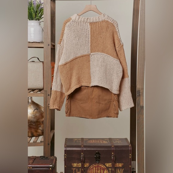 Mello NWOT Colorblock Beige Sweater - Picture 3 of 9